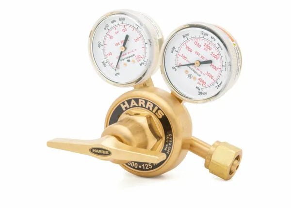 A Harris 3500 high-flow cylinder regulator features two pressure gauges in psi and kPa, plus a large adjustment knob labeled HARRIS, all set against a white background.