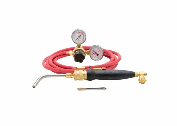 The Harris Inferno 8B Quick Connect Kit CGA-520 - 4400086, featuring a red hose, two gauges, a black-handled torch with brass nozzle, and flat metal tool, is comparable to air acetylene soldering kits and is displayed on a white background.
