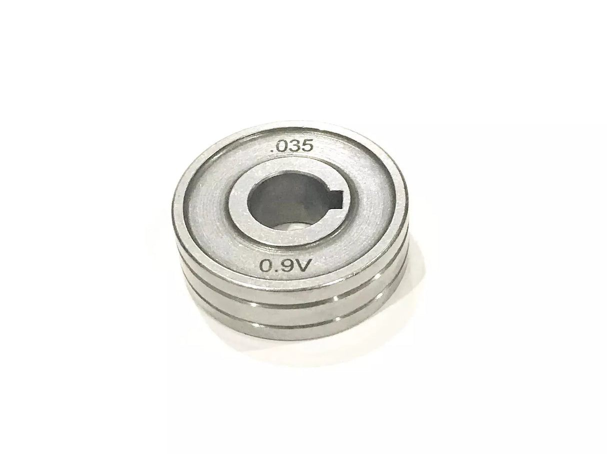 Lincoln MIG Wire Drive Roll KP2948-1, .025–.035 in, welding accessory with “.035” “0.9V” engraved, on white background.