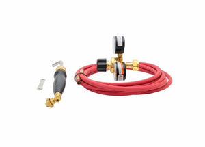The Harris Inferno 8B Quick Connect Kit CGA-520 (4400086) includes a coiled red hose with brass fittings, pressure gauge, regulator, plus a black hand pump with brass valve and metal wrench, all shown against a plain white background.