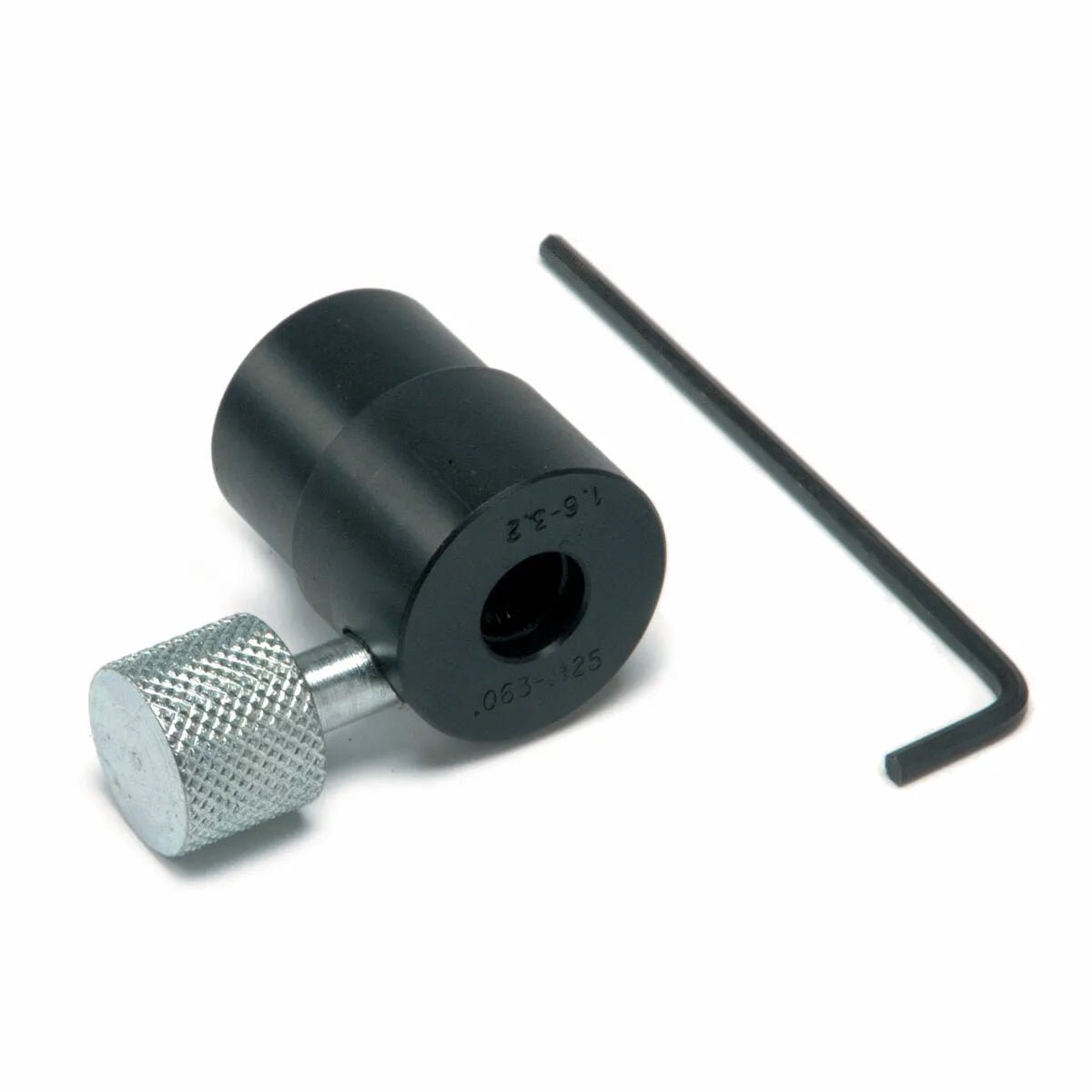 The Lincoln Incoming Bushing for Lincoln Conduit K1546-2, a black metal collar with a silver knurled thumbscrew and “1/4-32 .063-.125” engraving, comes with an L-shaped hex key; both are shown on a plain white background.